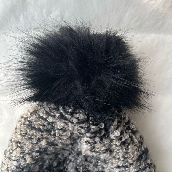 Do Everything In Love Beanie w/Pom Black & Neutrals, so soft! NWT🏷 - Picture 2 of 12